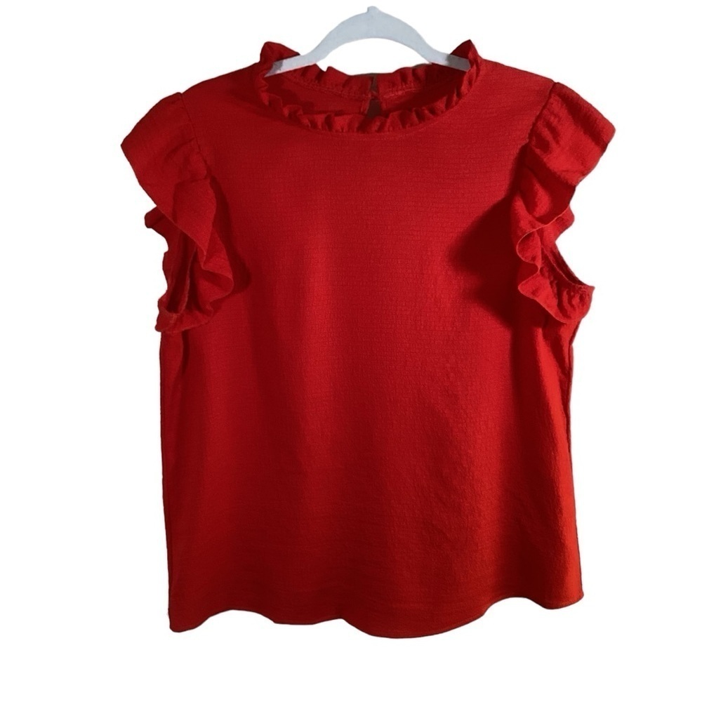 Niay Women’s Red Sleeveless Ruffled Blouse.  Size L.